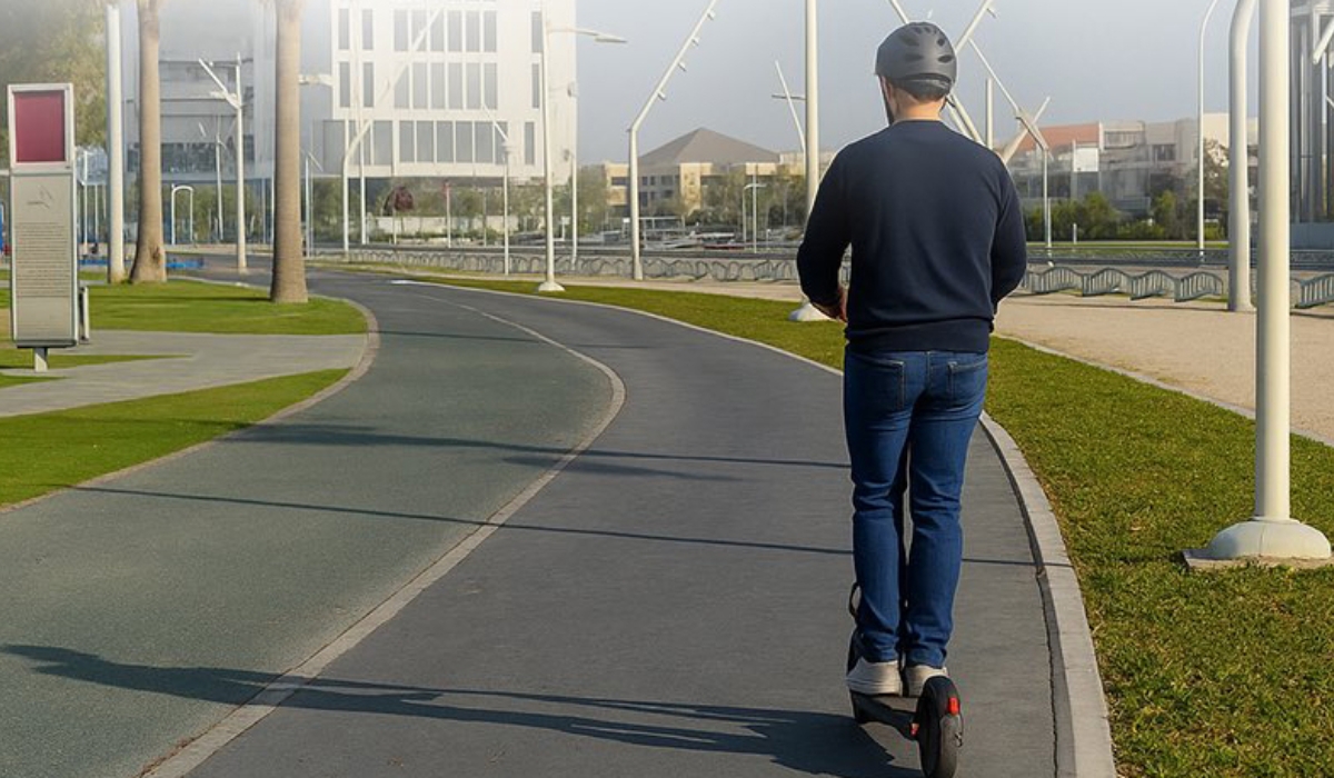 MoI Urges E-Scooter Riders to Follow Traffic Safety Rules